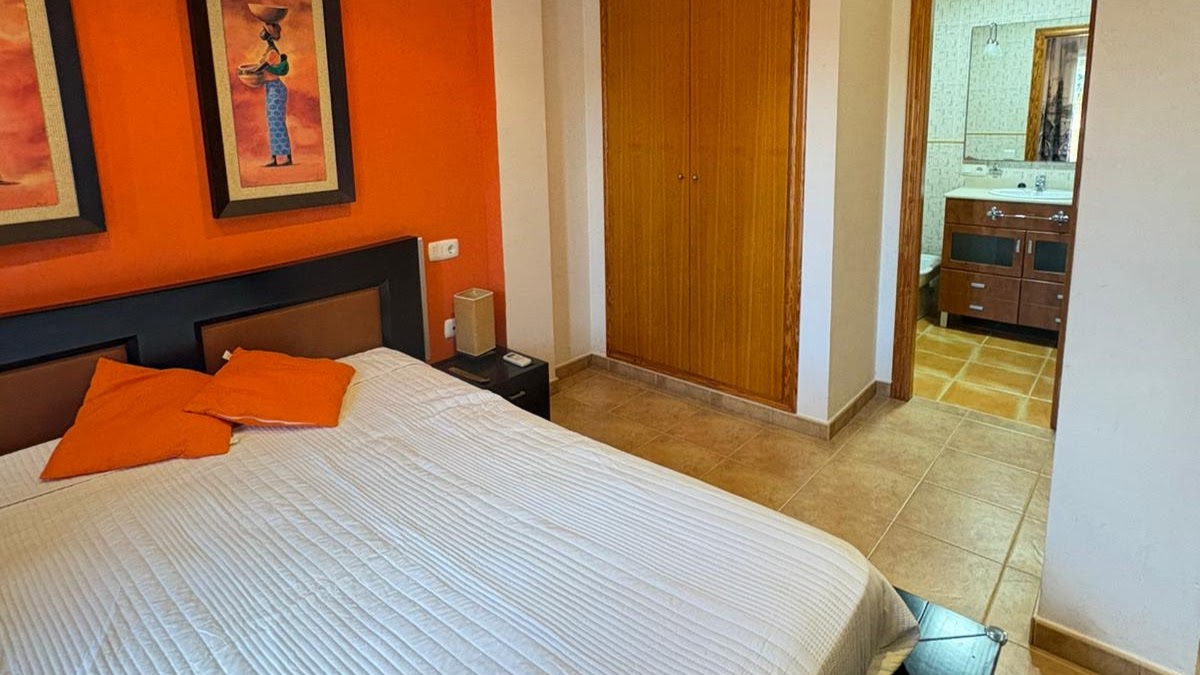 Villa de 3 dormitorios en La Pobla de Vallbona
